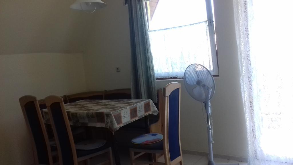 Apartmanhaz Balatonfenyves Διαμέρισμα Εξωτερικό φωτογραφία